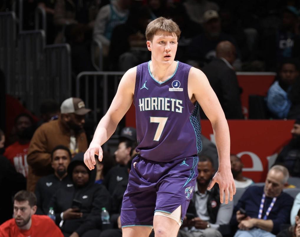 乐鱼-NBA新秀榜：克努佩尔继续榜首，弗拉格第二，哈珀升至第四